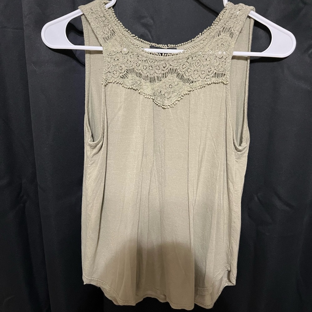 women’s flowy tank